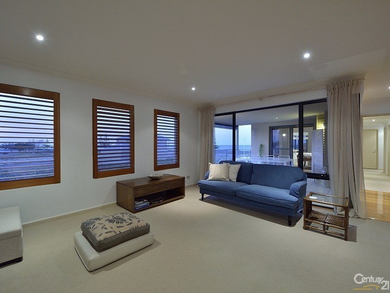 3/42 Spinnaker Quays, Mandurah WA 6210