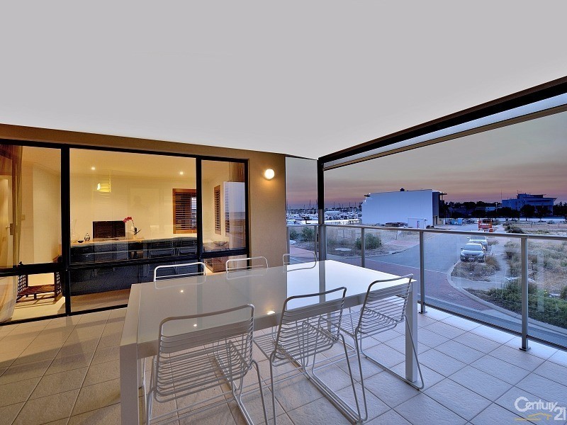 3/42 Spinnaker Quays, Mandurah WA 6210