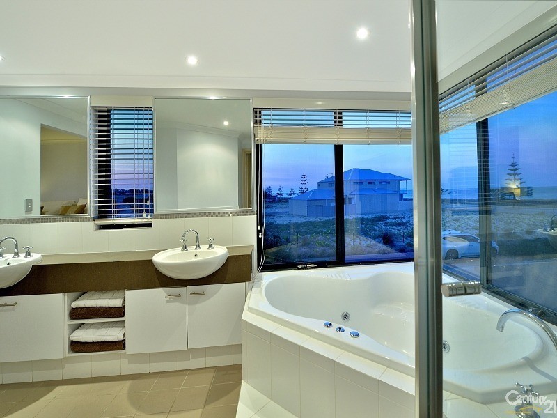 3/42 Spinnaker Quays, Mandurah WA 6210