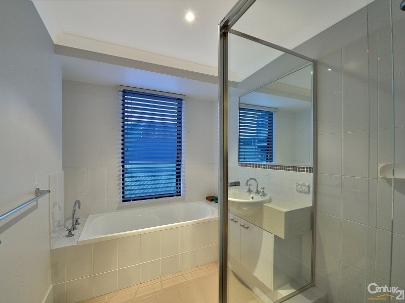 3/42 Spinnaker Quays, Mandurah WA 6210