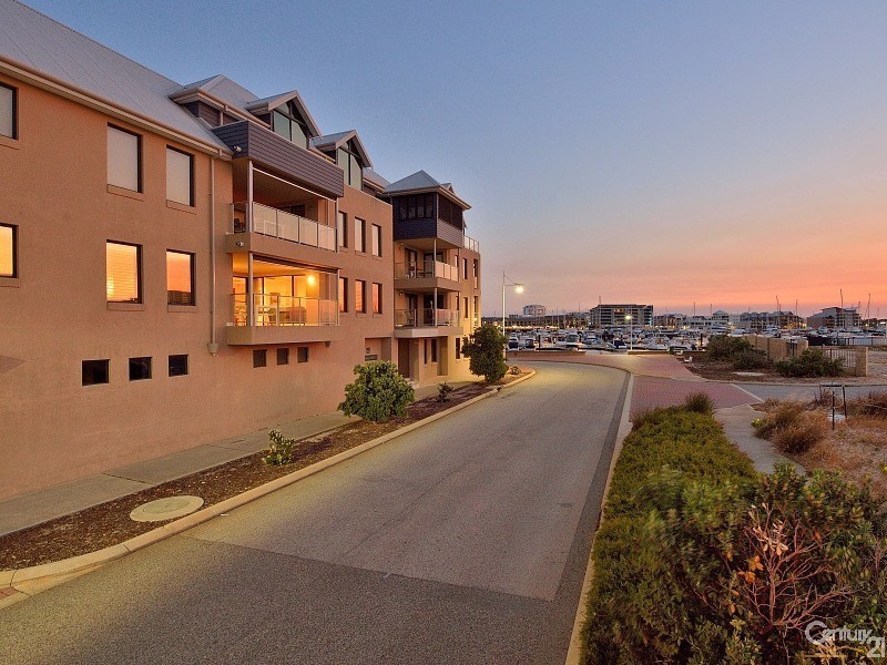 3/42 Spinnaker Quays, Mandurah WA 6210