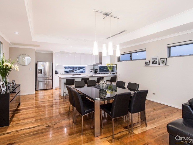 22 Sugarwood Terrace, Halls Head WA 6210