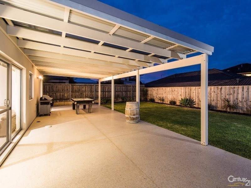 22 Sugarwood Terrace, Halls Head WA 6210