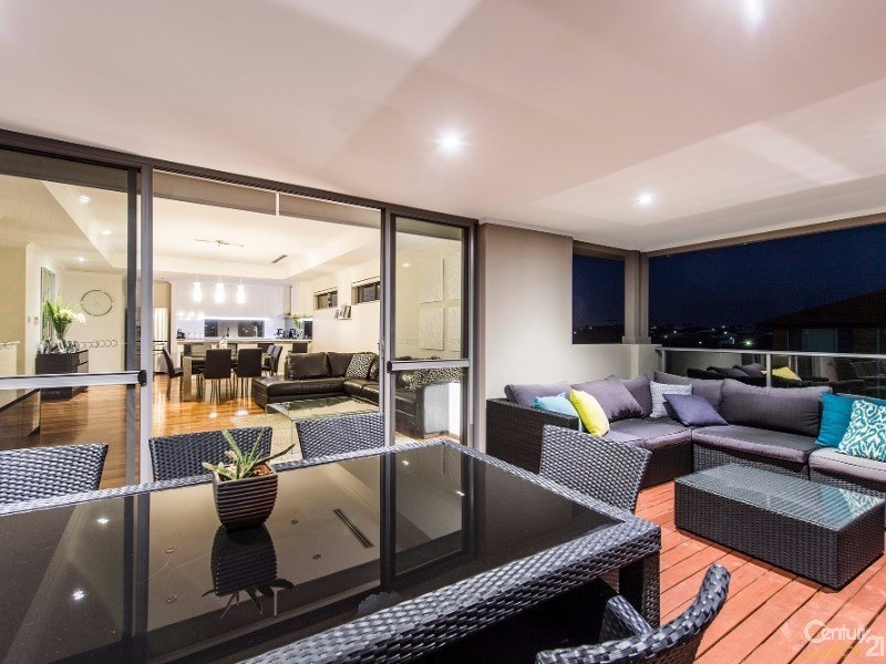 22 Sugarwood Terrace, Halls Head WA 6210