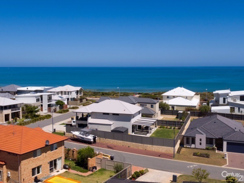 22 Sugarwood Terrace, Halls Head WA 6210