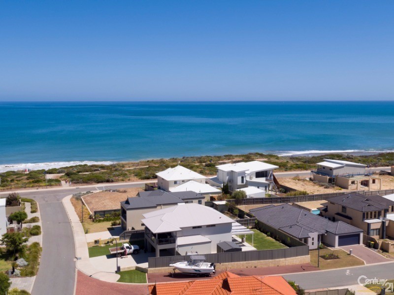 22 Sugarwood Terrace, Halls Head WA 6210