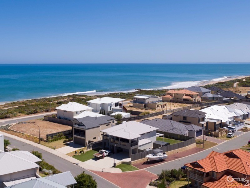 22 Sugarwood Terrace, Halls Head WA 6210