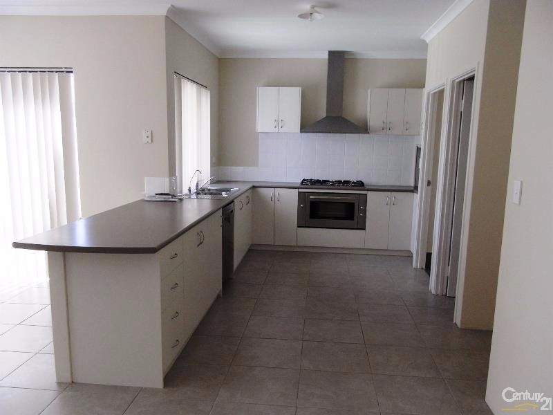 8 Len Howard Drive, Erskine WA 6210