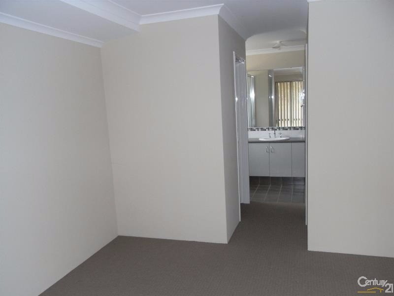 8 Len Howard Drive, Erskine WA 6210