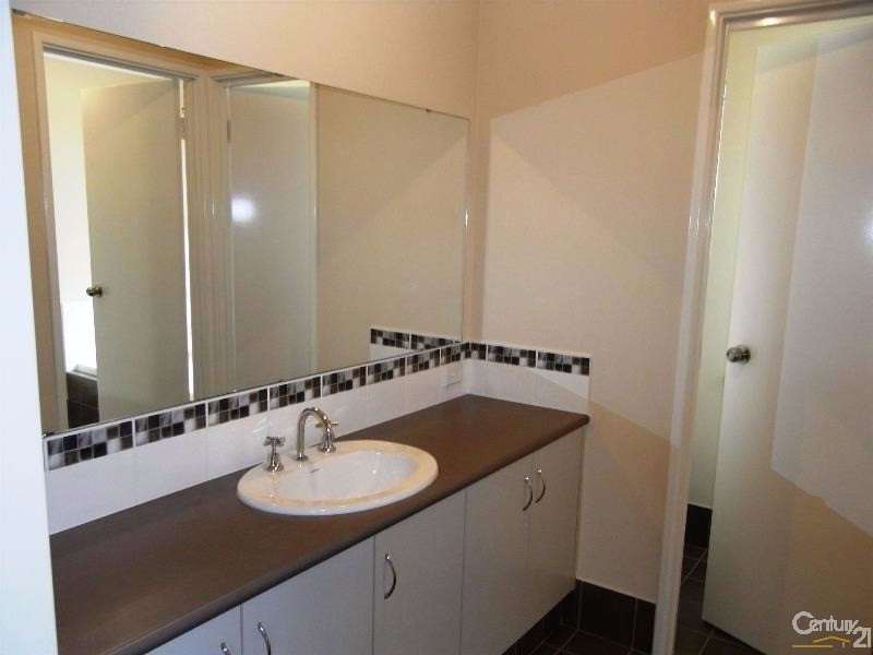 8 Len Howard Drive, Erskine WA 6210