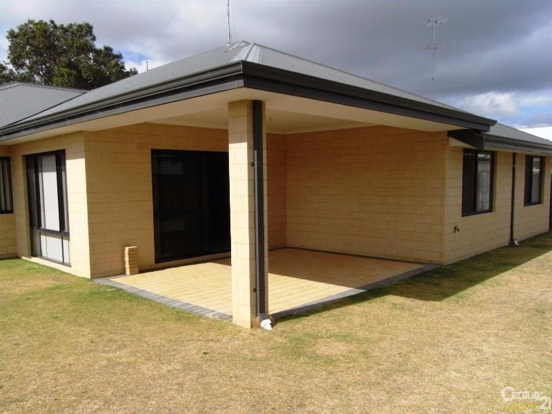 8 Len Howard Drive, Erskine WA 6210