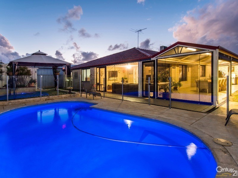 5 Borden Court, Dudley Park WA 6210