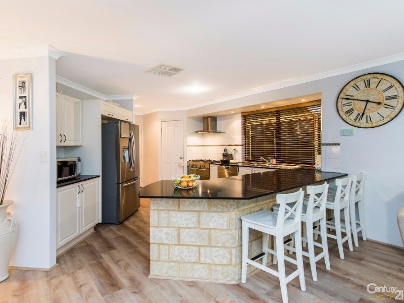 5 Borden Court, Dudley Park WA 6210