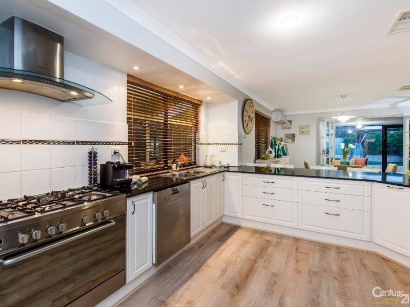 5 Borden Court, Dudley Park WA 6210