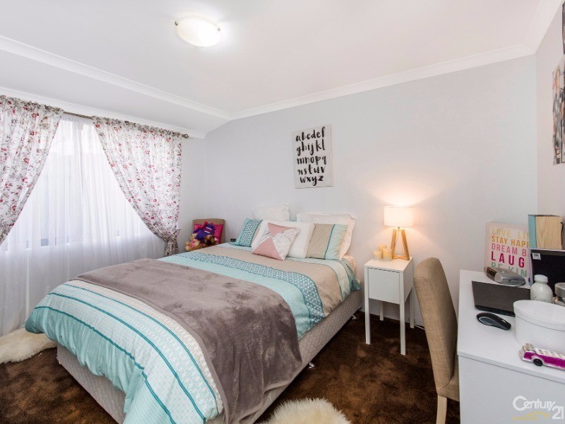 5 Borden Court, Dudley Park WA 6210