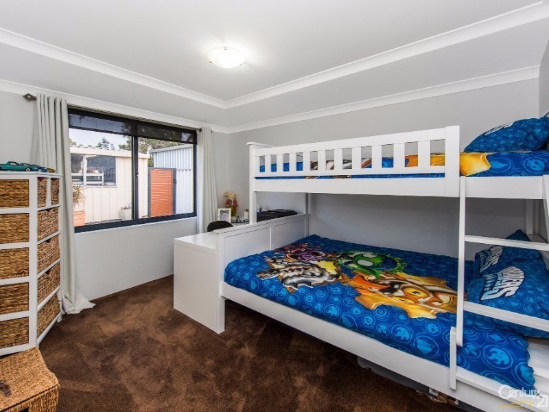 5 Borden Court, Dudley Park WA 6210