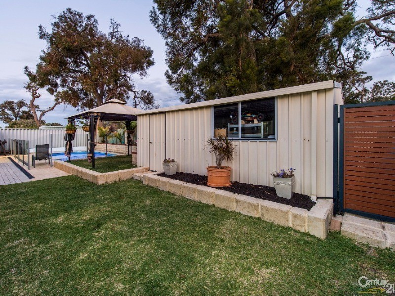 5 Borden Court, Dudley Park WA 6210