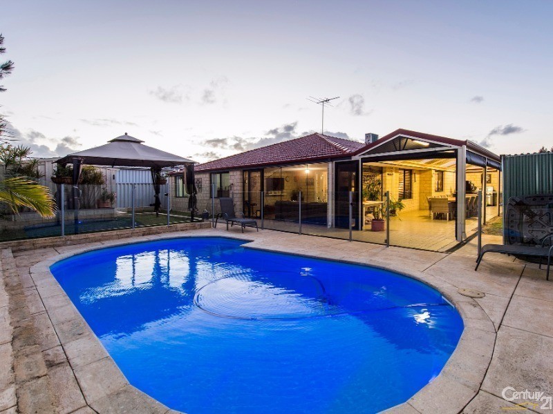 5 Borden Court, Dudley Park WA 6210