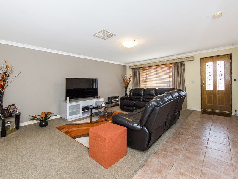 201 Oakmont Avenue, Meadow Springs WA 6210