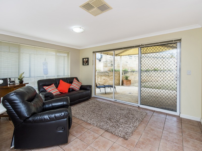 201 Oakmont Avenue, Meadow Springs WA 6210