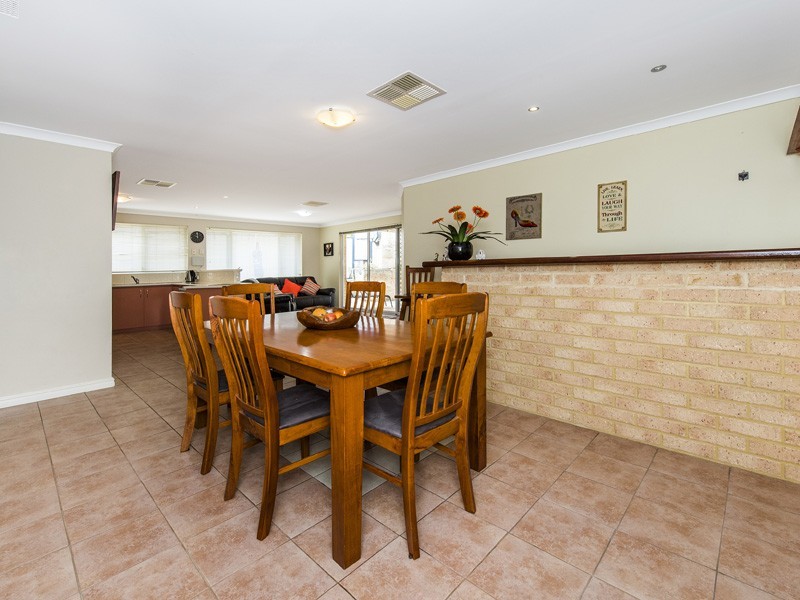 201 Oakmont Avenue, Meadow Springs WA 6210