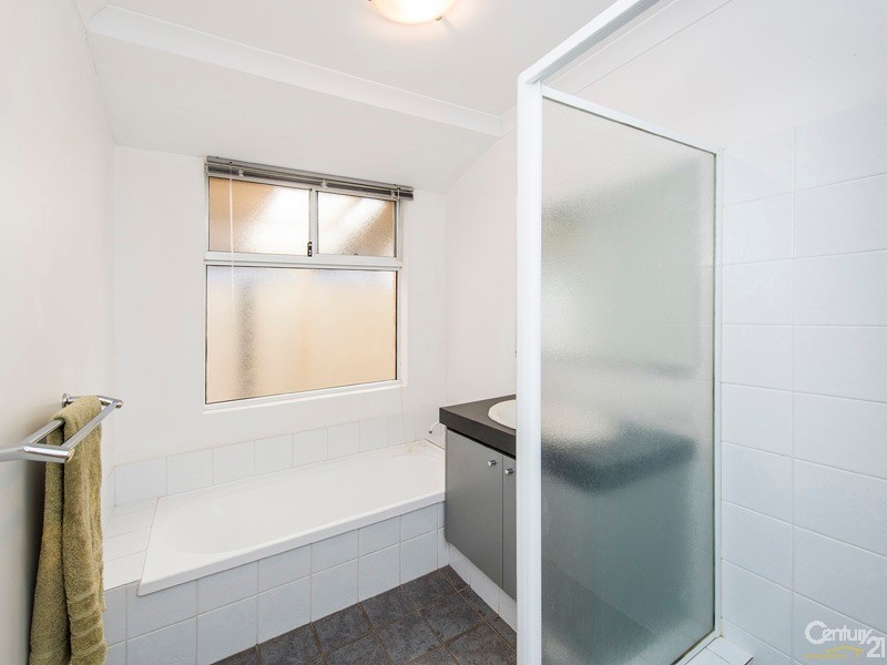 201 Oakmont Avenue, Meadow Springs WA 6210