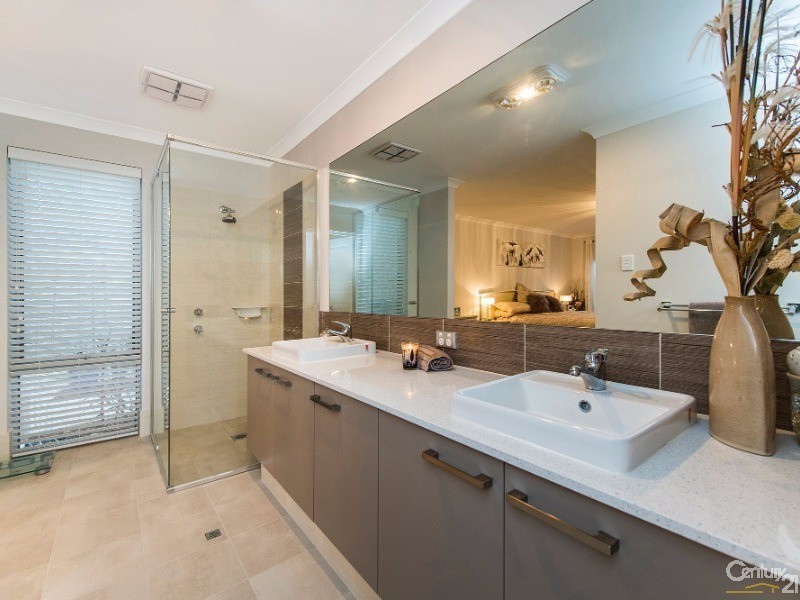 7 Barringarra Concourse, Madora Bay WA 6210