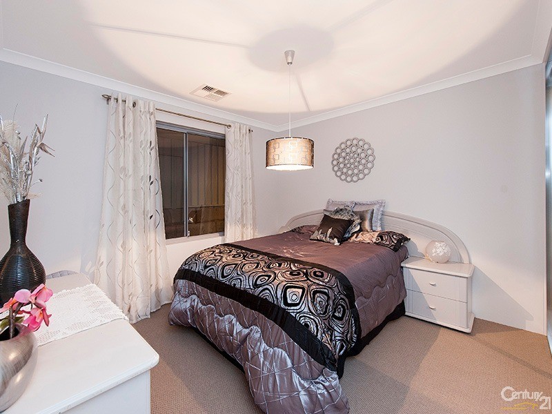 7 Barringarra Concourse, Madora Bay WA 6210