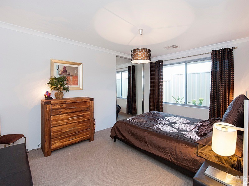 7 Barringarra Concourse, Madora Bay WA 6210