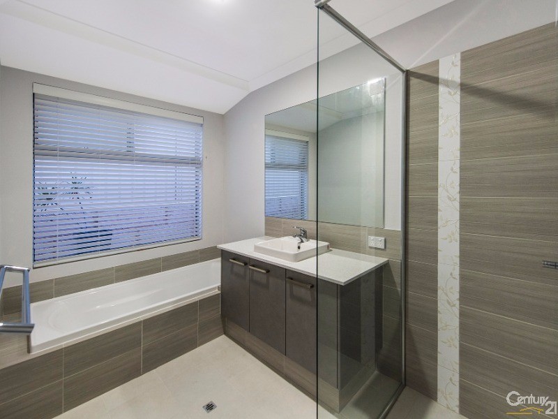 7 Barringarra Concourse, Madora Bay WA 6210