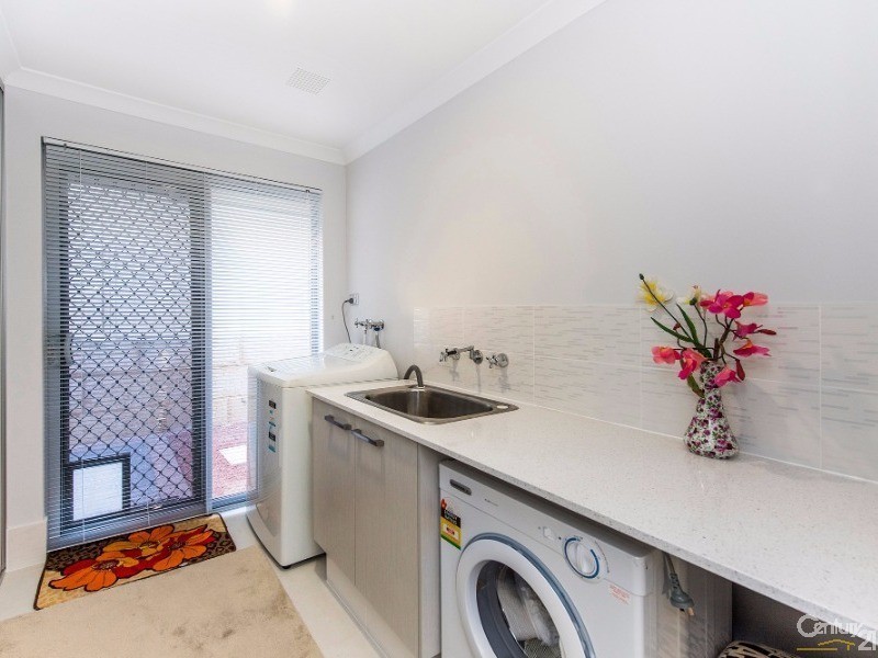 7 Barringarra Concourse, Madora Bay WA 6210