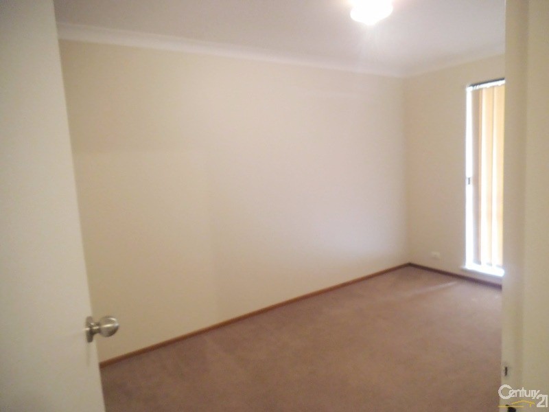 122 Mclarty Road, Halls Head WA 6210