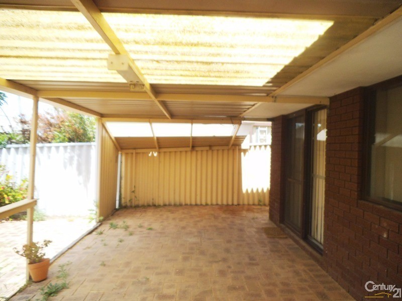 122 Mclarty Road, Halls Head WA 6210