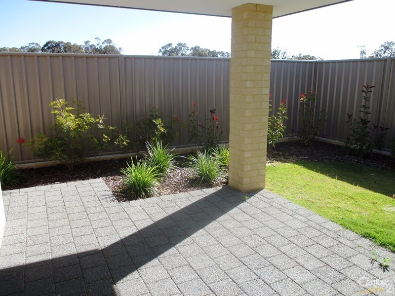 16 Headingley Link, Meadow Springs WA 6210