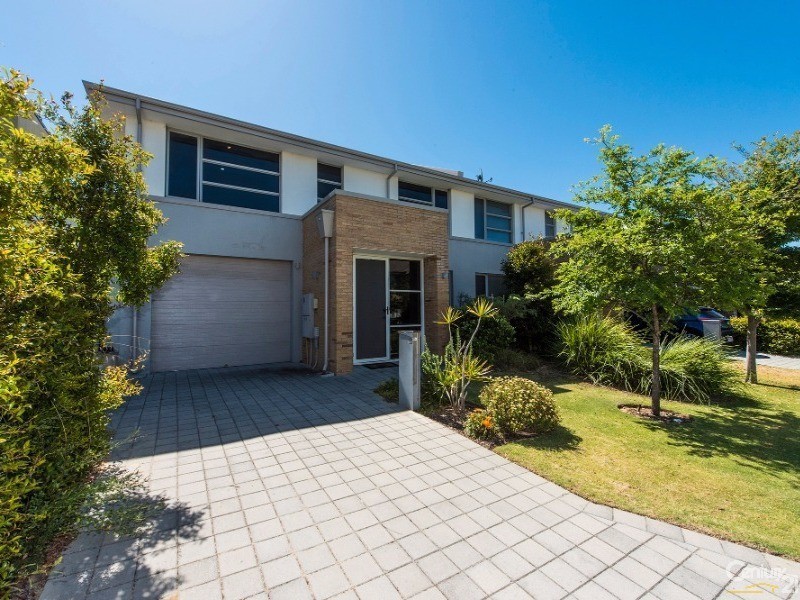 35 Middleton Loop, Meadow Springs WA 6210