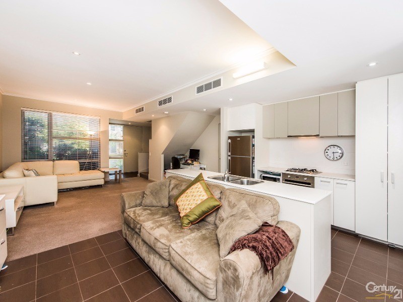 35 Middleton Loop, Meadow Springs WA 6210