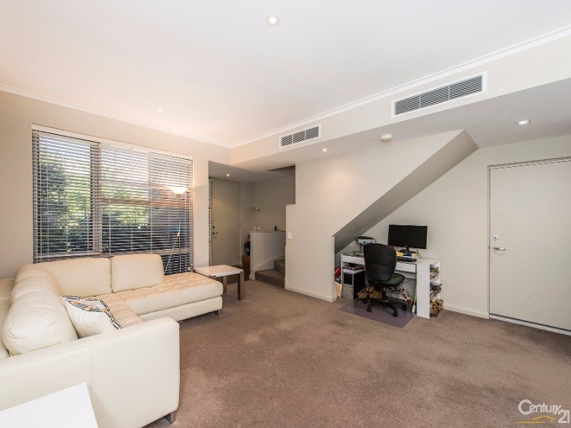 35 Middleton Loop, Meadow Springs WA 6210