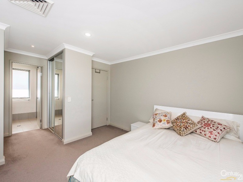 35 Middleton Loop, Meadow Springs WA 6210