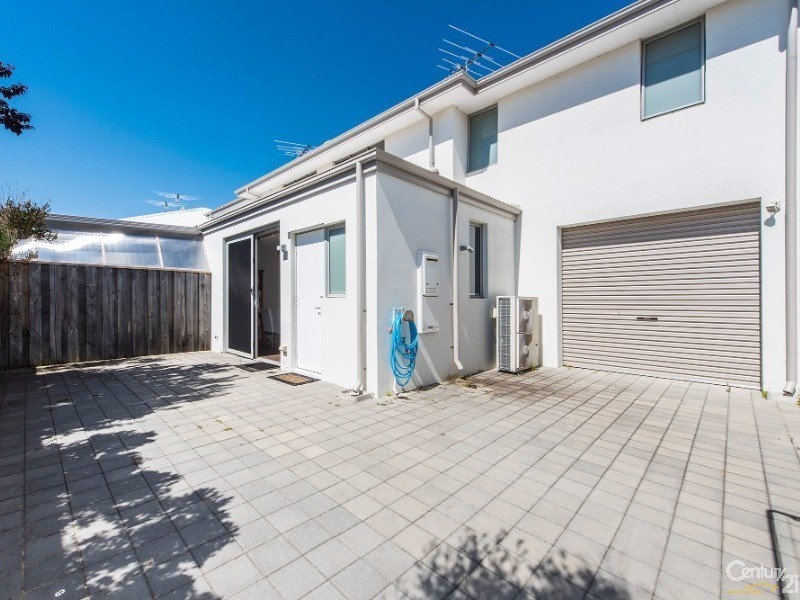 35 Middleton Loop, Meadow Springs WA 6210