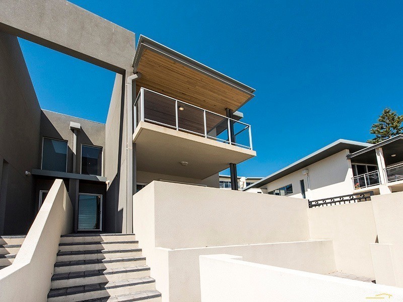 21A Oversby Street, Halls Head WA 6210