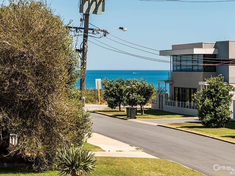 21A Oversby Street, Halls Head WA 6210