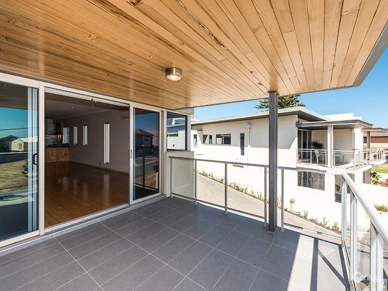 21A Oversby Street, Halls Head WA 6210