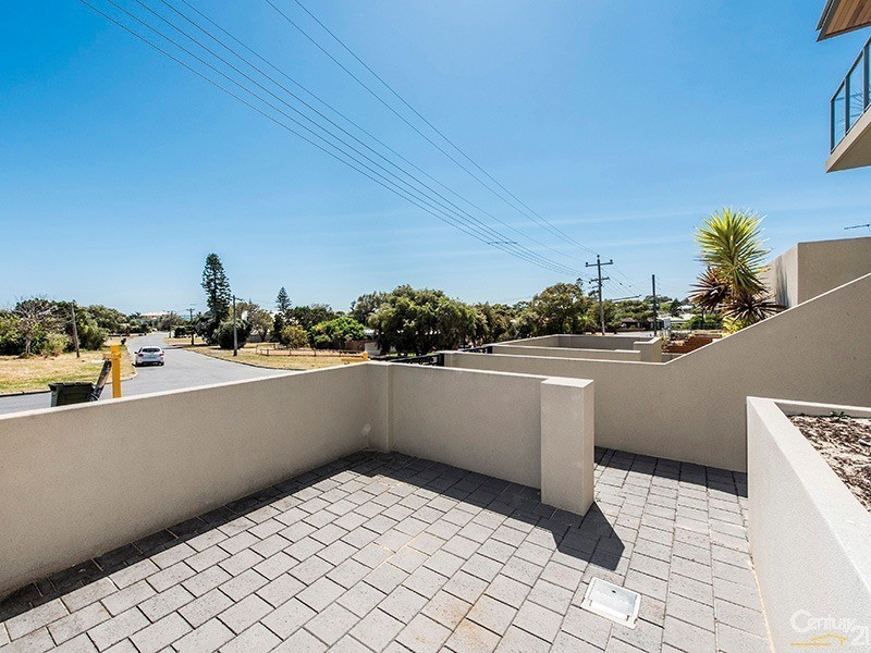 21A Oversby Street, Halls Head WA 6210