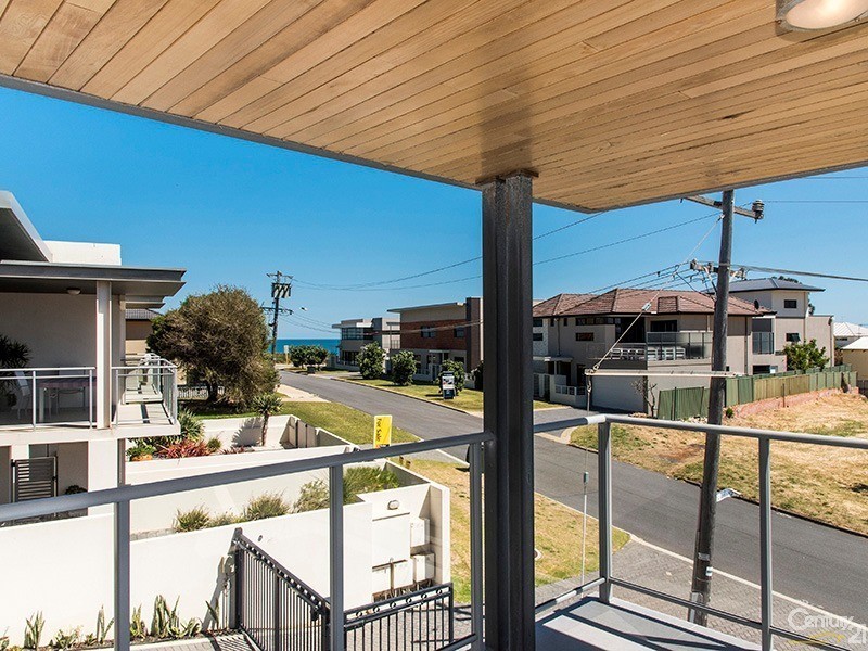 21A Oversby Street, Halls Head WA 6210