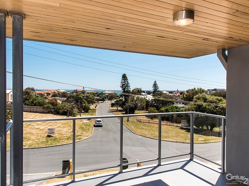 21A Oversby Street, Halls Head WA 6210