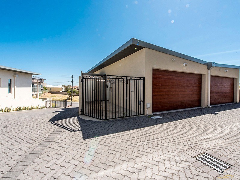21A Oversby Street, Halls Head WA 6210