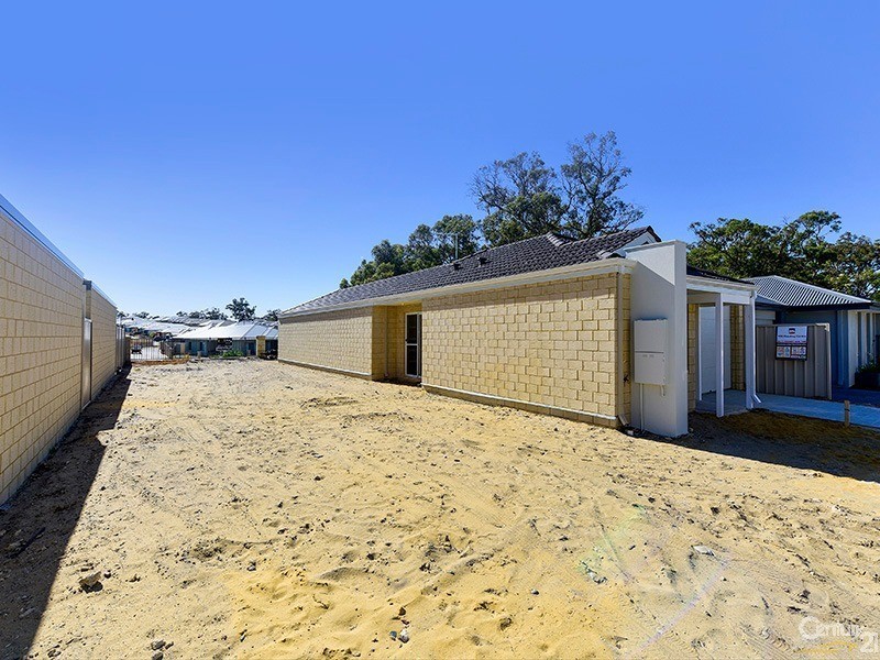 6 Crail Lane, Meadow Springs WA 6210