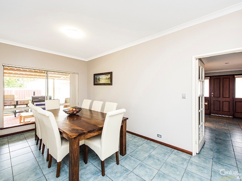 4 Jacaranda Drive, North Yunderup WA 6208