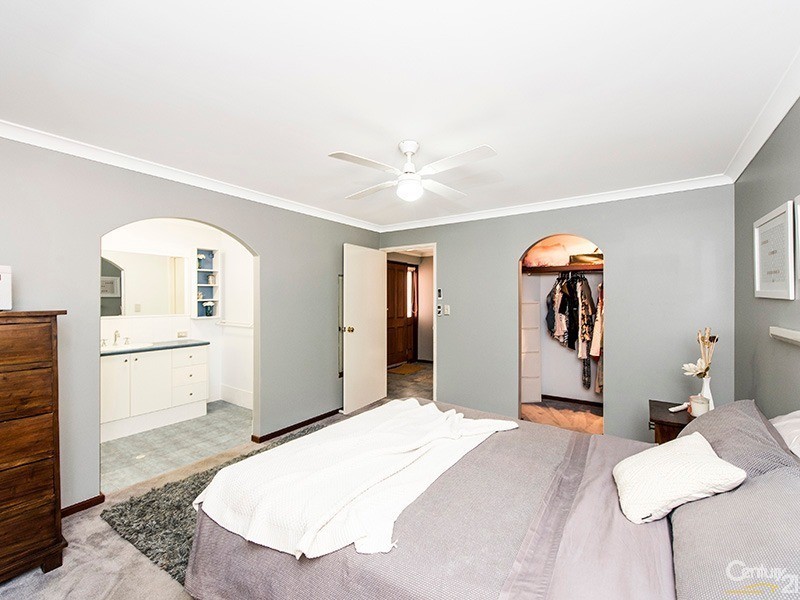 4 Jacaranda Drive, North Yunderup WA 6208