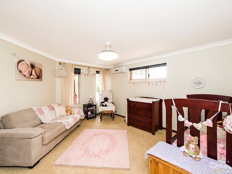 4 Jacaranda Drive, North Yunderup WA 6208